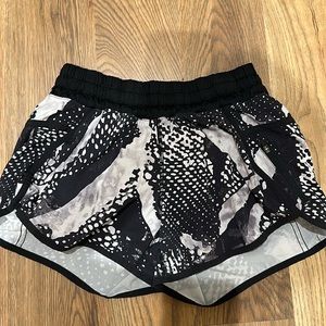 lululemon shorts size 6